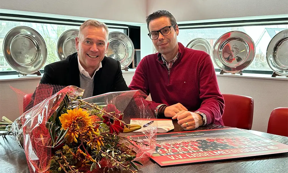 ijsselmeervogels_heinen_administraties_nieuwe_bord_en_vriendsponsor_van_ijsselmeervogels_01